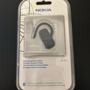 Nokia BH-104 Bluetooth Headset - Gray